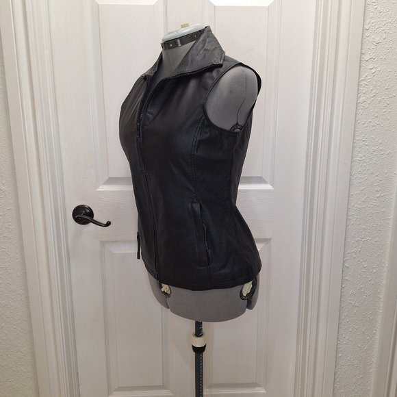 Reflections by Spiegel Vest - Picture 1 of 12